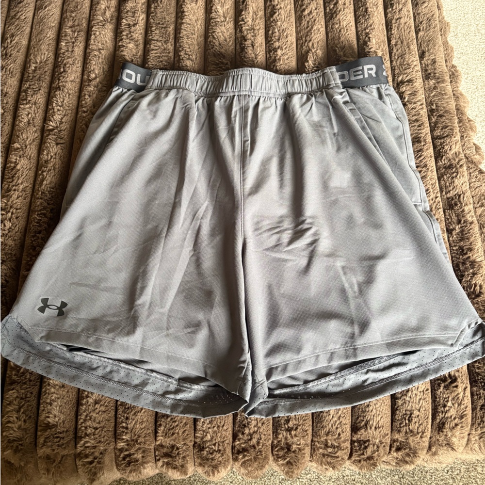 Brand New Men’s Size 2XL Under Armour Gray Performance Shorts